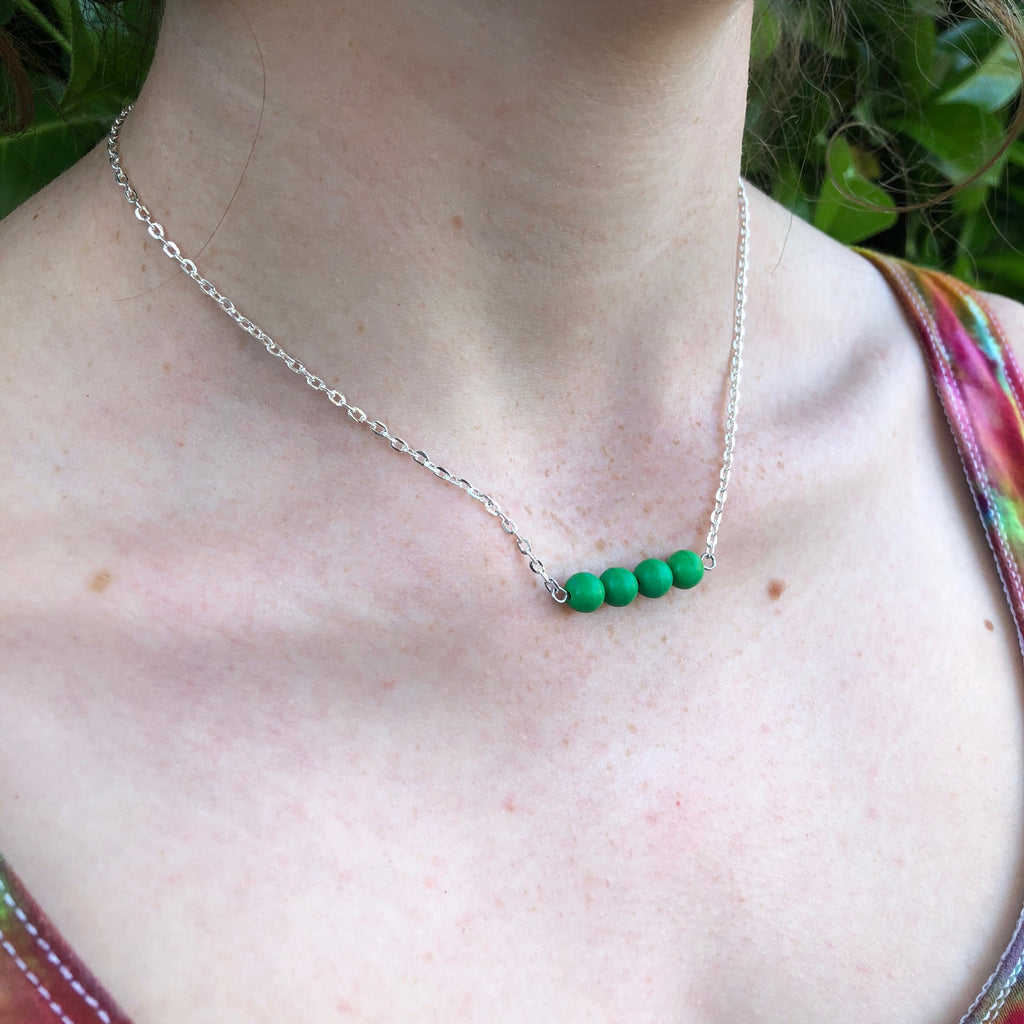 GREEN BEADED BAR NECKLACE